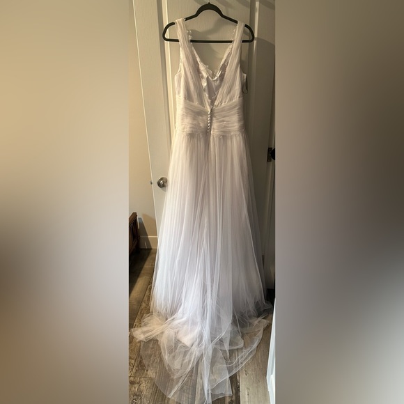 Alfred Angelo Wedding Dress - Picture 7 of 14